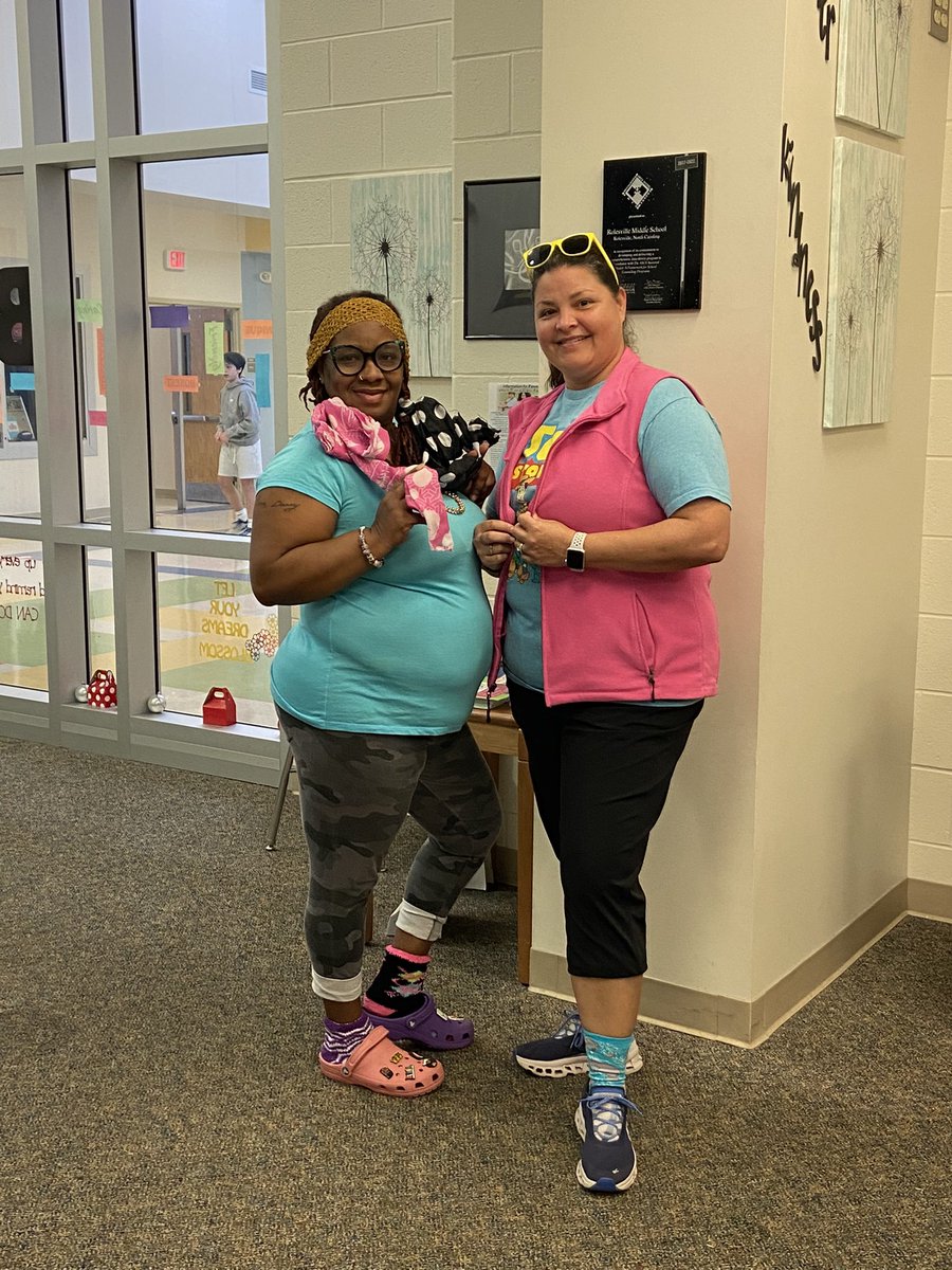 NiecySpeaks's tweet photo. Day 5: A lil bit of WACKY, a whole lot of TACKY!!! 🥴Happy Friday y’all! It’s been an amazing week! #spiritweek22 #wackytacky #itsfunbeingaram @RolesvilleMS https://t.co/XmHRbLA4sL
