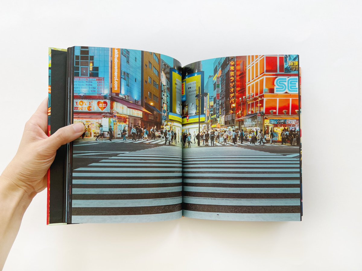 victoralonso_es's tweet image. No puedo estar más contento de anunciaros que el próximo miércoles 9 de noviembre a las 19:00h presentaré en Valladolid mi nuevo libro de fotografía TOKYO NIGHTS. Será en la librería MULTIVERSO y habrá un pequeño coloquio y sesión de firmas. C/Don Sancho, 14 @multiversofriki