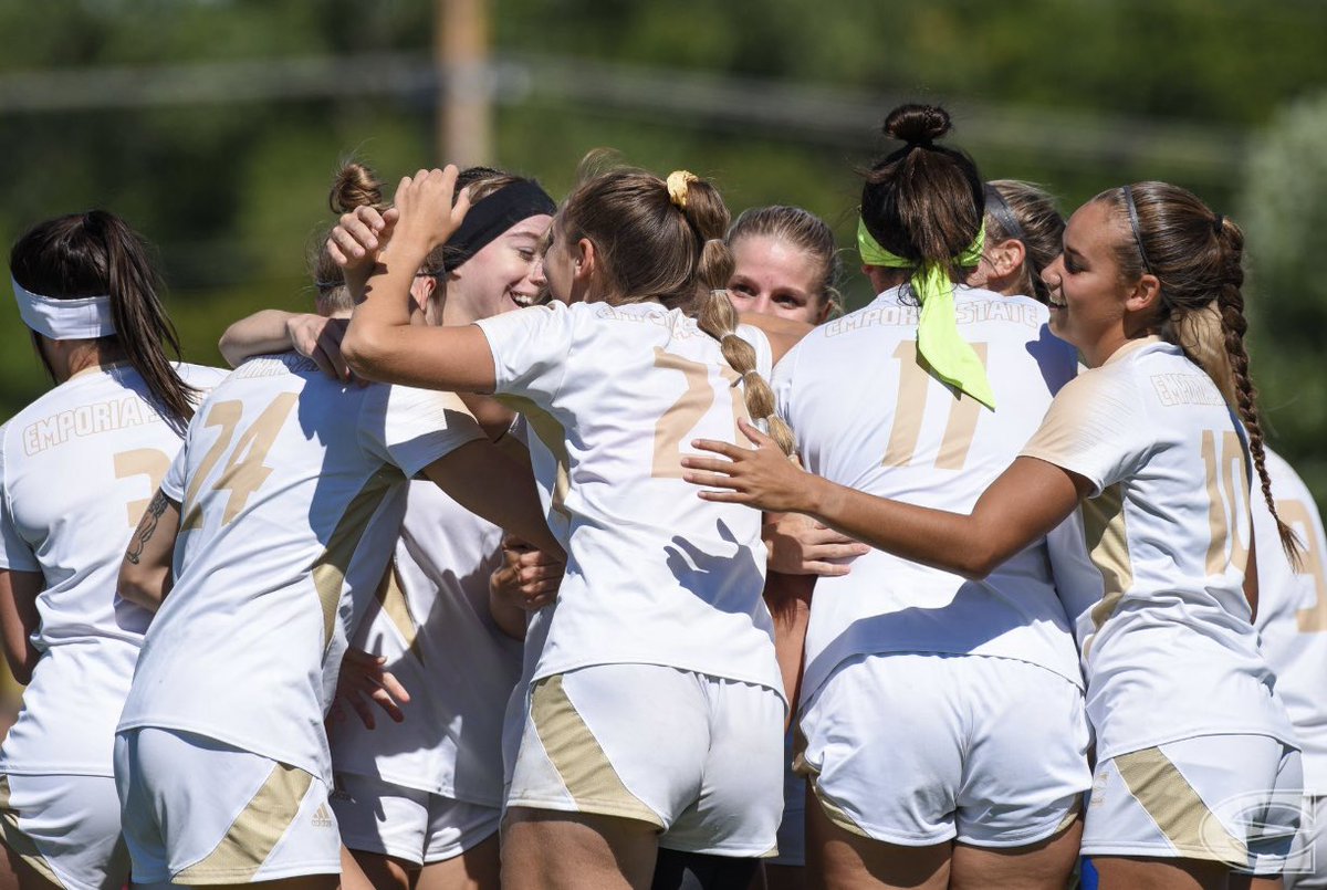MIAA CONFERENCE SEMIFINALS x GAME DAY 
vs. Northwest Missouri 
⏱ 10 AM 
📍 Warrensburg, MO
💻 The MIAA Network 

#StingersUp 🐝⚽️