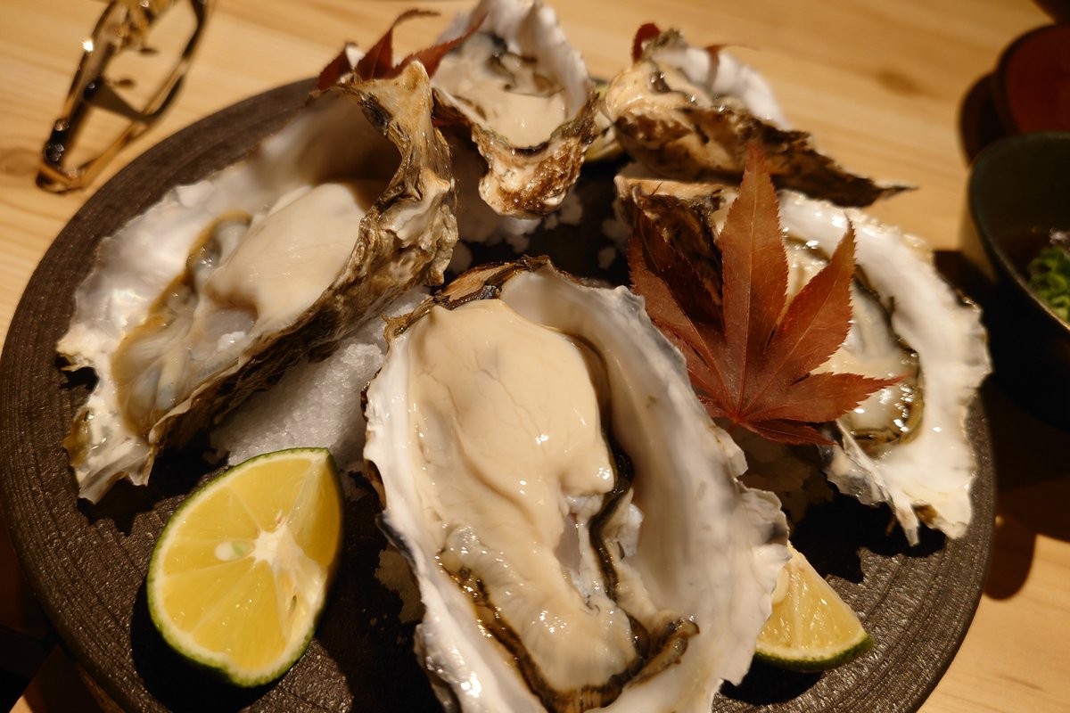 flying_drunkard's tweet photo. ◆生牡蠣 まるえもん
◆低温調理の和牛トリュフユッケ
◆三元豚のカツレツ アンチョビ・オリーブ・トマトのソース
◆ウマすぎるXO醤よだれ鶏
#和びすとろTORINOS
#TORINOS
#トリノス
#酒場放浪記 https://t.co/V9cleUyDOr
