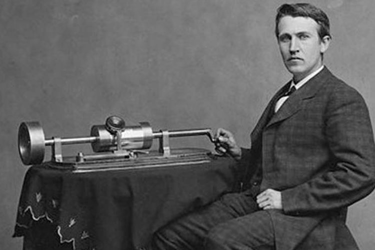 seungkwaf's tweet photo. Sebelum membahas Louis, aku bahas periode 1878 - 1900 yang dimana pada tahun itu datang terobosan besar dari Muybridge, dan dinotice sama Thomas Alva Edison. Temuannya apa? Foto 16 kuda yang berlari jika digabungkan dan Edison pun tertarik untuk menggabungkan karyanya — https://t.co/omv5H0ezQi