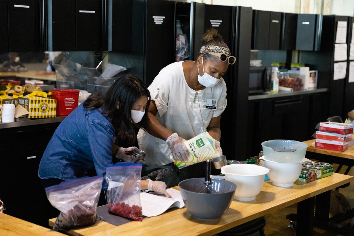 Do you like making jams at home?

Join Wendy from Earthworks and <a href="/MSUExtension/">MSU Extension</a> as we host a workshop on preserving raspberry jam this Wednesday at our location on 1264 Meldrum St. in Detroit!

More info at 👉 fb.me/e/239AtKJZB
To RSVP, email Wendy at wcasey@cskdetroit.org!