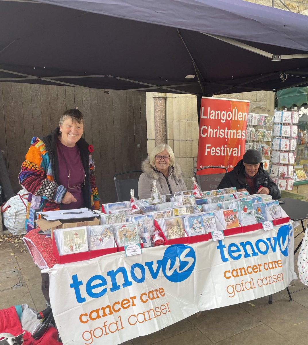 ruthiescorp's tweet photo. ⁦@tenovuscancer⁩ #Llangollen #volunteers Liz, Pauline &amp; Nick #streetselling #christmascards #fundraising https://t.co/XVTfb07nzH