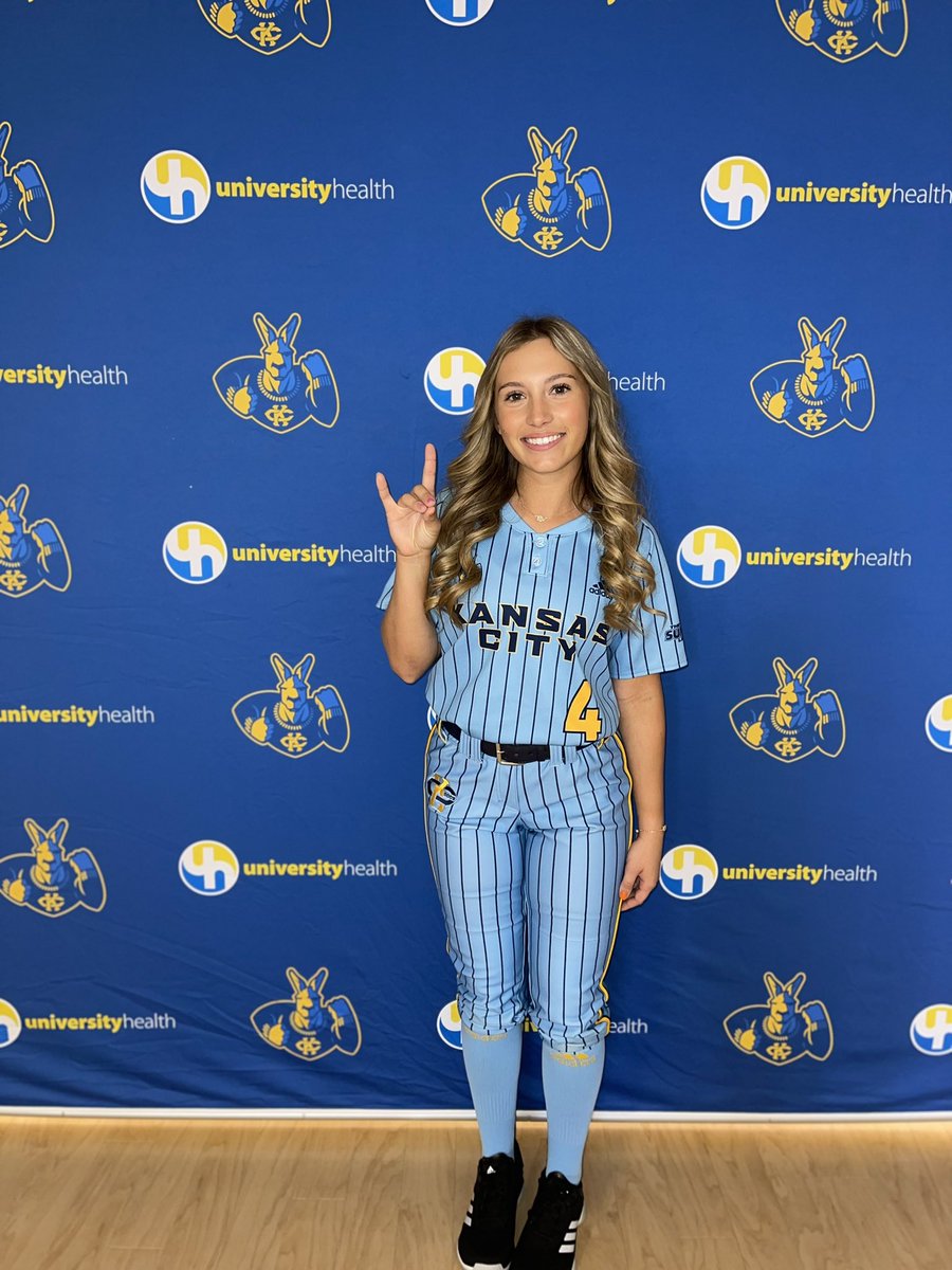 PaytonSchnoor's tweet photo. Had an amazing time on my visit at @kcroossb! I loved learning what your program and school has to offer! Thank you @KStokes10 and @kelseyaikey for spending the day with me!! #ROOUP @IowaPremierFP https://t.co/0bRW9R2JHP