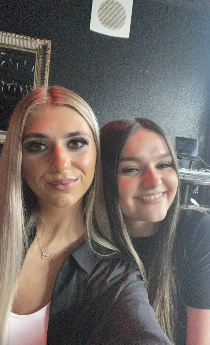 sarah🦋 tweet media