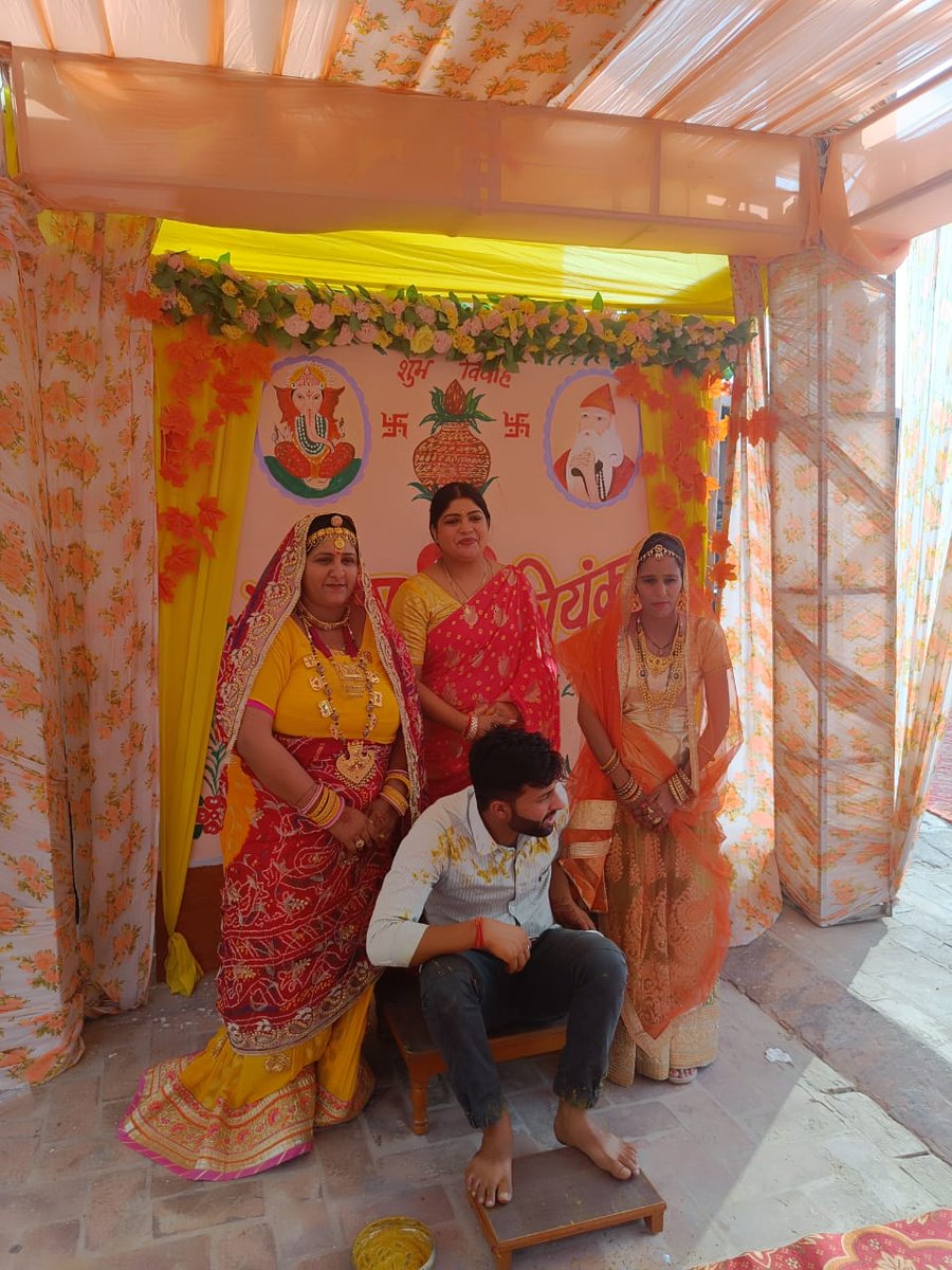 SonaDeviBawari's tweet photo. आज श्री मांगीलाल जी बिश्नोई के पुत्र मनीष कुमार निवासी 33NP के शादी समारोह मैं पहुंचकर शुभकामनाएं और बधाई दी और पूरे बिश्नोई परिवार को शुभ विवाह की बधाई दी
#33np https://t.co/5mdkp70H6u