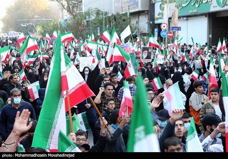zb14001's tweet photo. حضور پرشور مردم ایران در راهپیمایی امروز 
#GreatSatan
#سیرک_دموکراسی https://t.co/RDUqPqm2D9