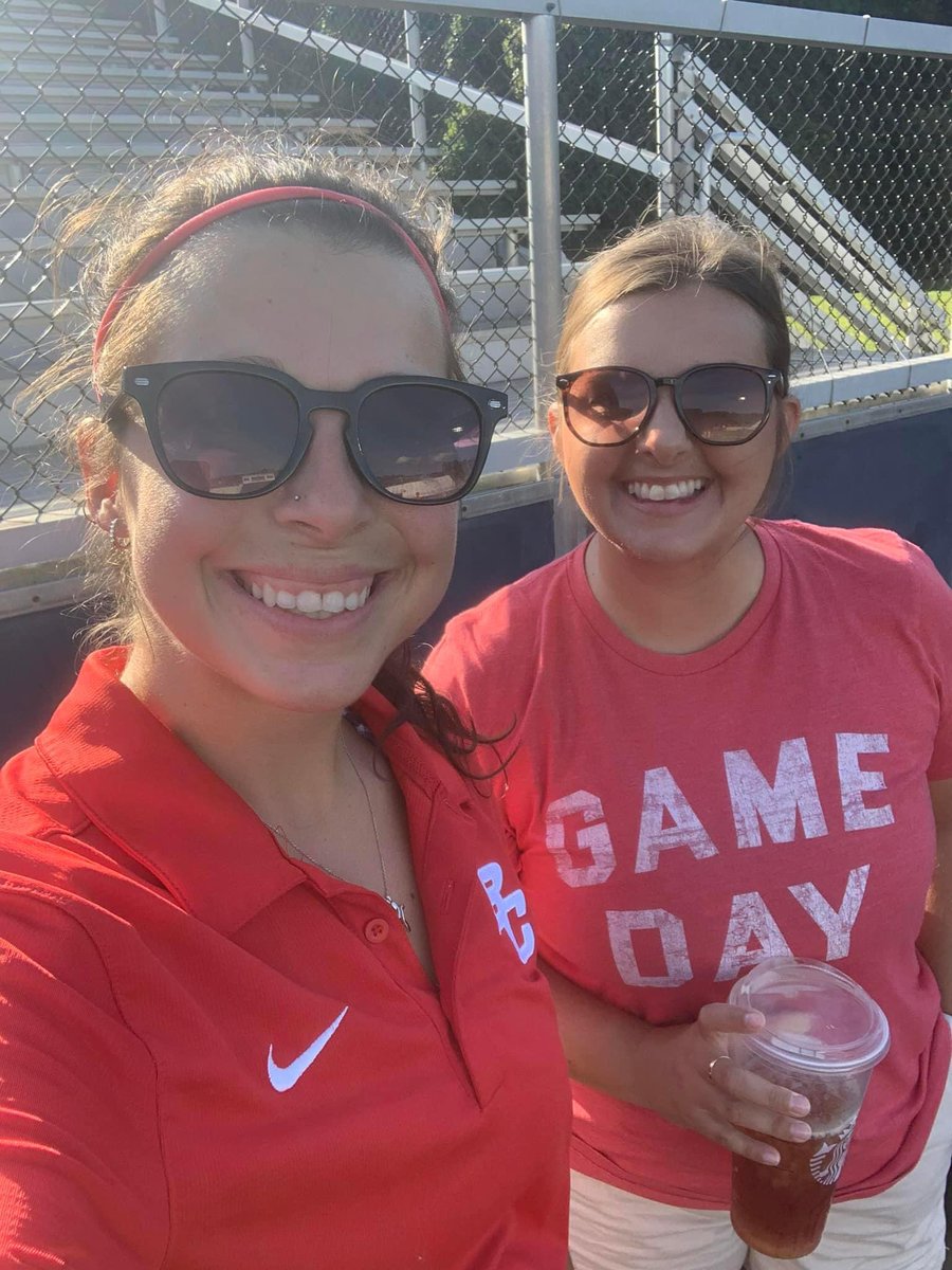 If you see this girl at the game tonight be sure to wish her a happy birthday!!! <a href="/LaurenDilpickle/">LaurenD</a> 🥳🎈