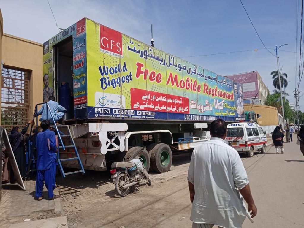 jdcfoundationpk's tweet photo. JDC Free Mobile Restaurant provides free meals for people in the vicinity of Jinnah Hospital, Karachi.
#free #mobilerestaurant #restaurant #food #lunch #dinner #essential #basic #Jinnah #hospital #Karachi #PakistanZindabad #Pakistan https://t.co/hAkXZa9ack