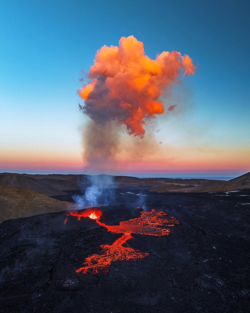 todayiniceland's tweet photo. Lava Clouds 🔥
Iceland 📍🇮🇸 https://t.co/470TaAhAmz