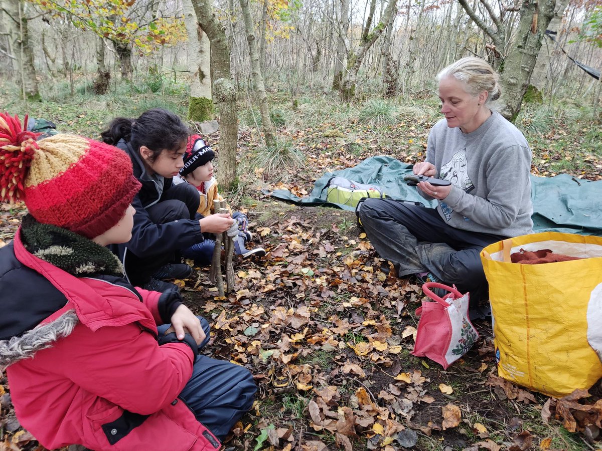 NlandRangers's tweet photo. At last weeks #ForestSchool #HolidayClub at #Walltown we went on a bug hunt, used tools and enjoyed sausage sandwiches cooked on fire. As well as several games of Eagle Eye, and the usual trip to the labyrinth. @NlandNP #Outdoorplay #whittling #sawing #freshair #outdoors https://t.co/xeOiVTRmJd