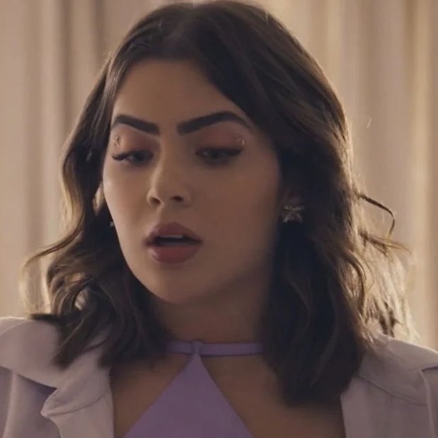 poptime's tweet photo. Jornal “O Globo” dá nota 0 para atuação de Jade Picon como Chiara em “Travessia” e diz que a influencer não tem experiência alguma como atriz, não deveria ter começado com um papel tão importante e que desde a estreia Jade protagonizou cenas constrangedoras na novela. https://t.co/Zg6I7CSuP7