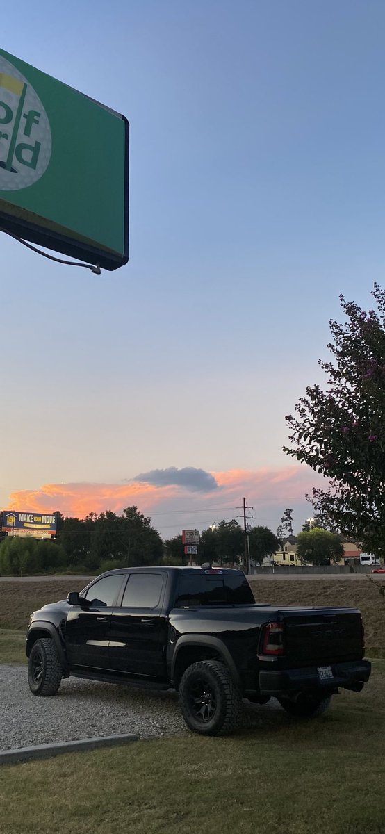 HelmVisuals's tweet photo. Can everyone in Houston be on the lookout for this truck? My dad’s truck got broken into and stolen while he was at the Texans game last night… https://t.co/n1mAdpFNbE