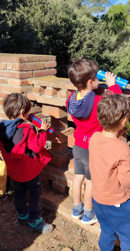 escola_itaca's tweet photo. Gaudint, descobrint, experimentant, explorant...sortida a la natura #EI4Itaca a Can Coll #natura #explorant 🍃🍂☘️🌿🌳 https://t.co/myLHTQu6pB