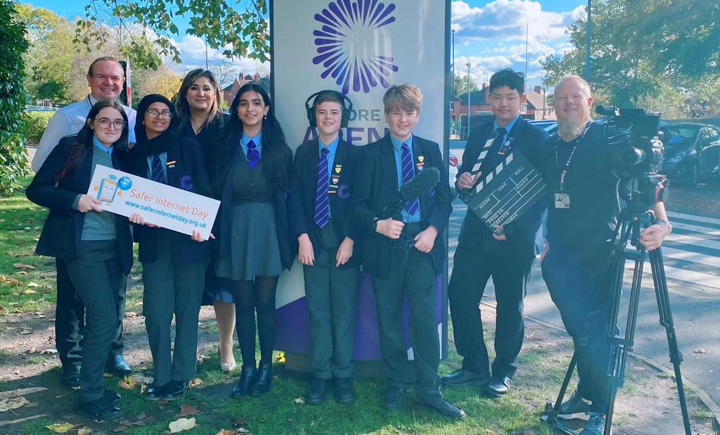 COREArenaAcad's tweet photo. Arena’s digital leaders in action. We had a this wonderful opportunity to be a part of Safer Internet Day filming.
#CORErespect
#saferinternetday #digitalleaders #childnet #swgfl #safesecure https://t.co/KEzrI3xIVO