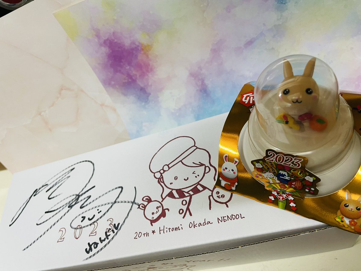 yuki_no_cos_aka's tweet photo. ひとみお姉さんの20th個展に行ってきたよ〜〜〜♡素敵な作品ばかりでケーキの裏も見れたしよかった(˘ω˘)お餅もちゃんと買えたしサインとお写真も♡ ありがとうございます☺️#nendol https://t.co/aKPJwatfhl
