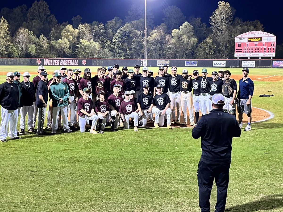 AustinRinzel's tweet image. Had fun last night at the @diamondprospect Midland All Star Game. Went 1-1 (rbi double) and finished the fall season with a .571 (8-14) batting avg.