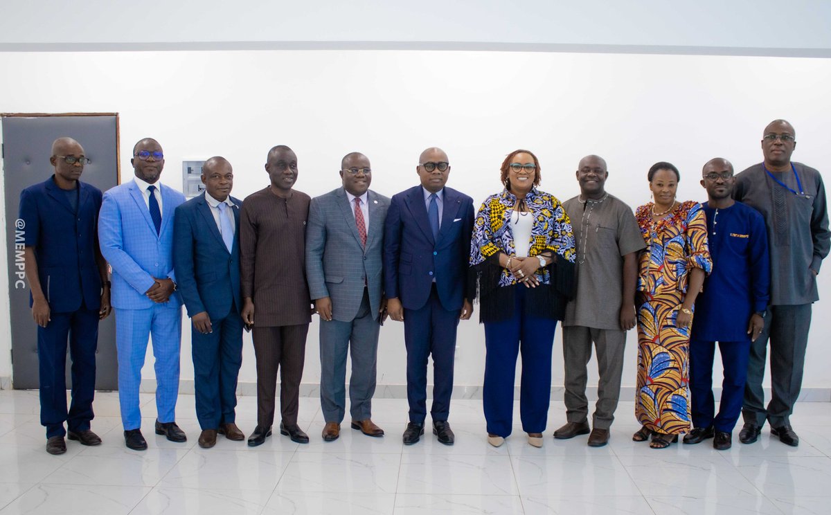 MaritimeTg's tweet photo. #EconomieMaritime |• Visite de travail du ministre de la #Pêche et du #Développement de l'#Aquaculture du #Ghana au #Togo dans le but de renforcer la coopération bilatérale entre les deux pays, dans le domaine de la pêche et de l'aquaculture.
@kokouedemTENGUE
#MEMPPC https://t.co/qwZ6cLxLi6
