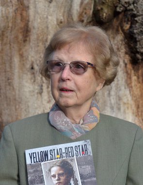 JamesStewartHim's tweet photo. Humbled to be in the presence of Dr Agnes Kaposi MBE FIEE FREng. A British-Hungarian #engineer, author, & #holocaust survivor. The third female to be elected a Fellow of the @RAEngNews. She was an emeritus professor in electrical engineering at @SouthBankUA
#WeWillRememberThem https://t.co/rjeBCpdvoy