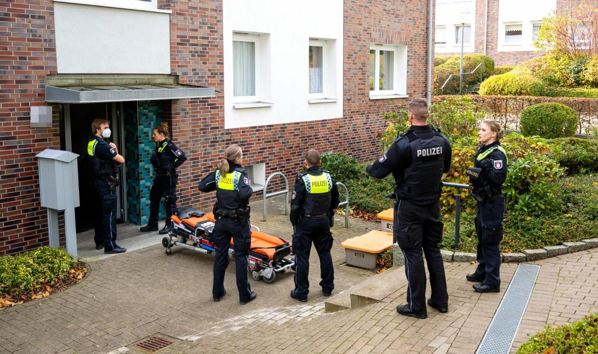 mopo's tweet photo. Tötungsdelikt in Hamburg: Frau von Mann mit Messer erstochen https://t.co/NHRU64EdZT https://t.co/4SOThX3Kyi