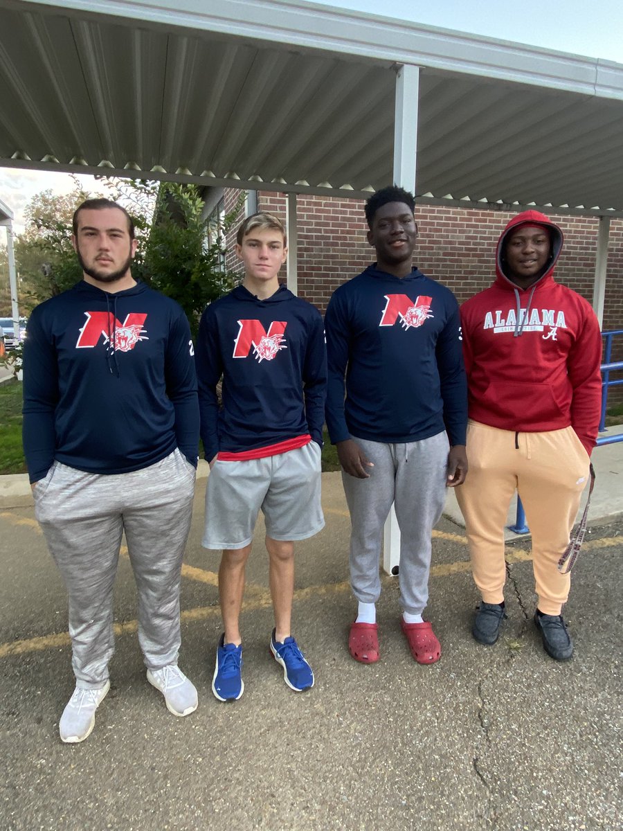 Nettleton_Prim's tweet photo. We loved seeing these @net_tigerFB @Nettleton_High boys this morning and wish them all the best tonight! #RiseAbove 
❤️🐯💙 https://t.co/zmt68LbLBO