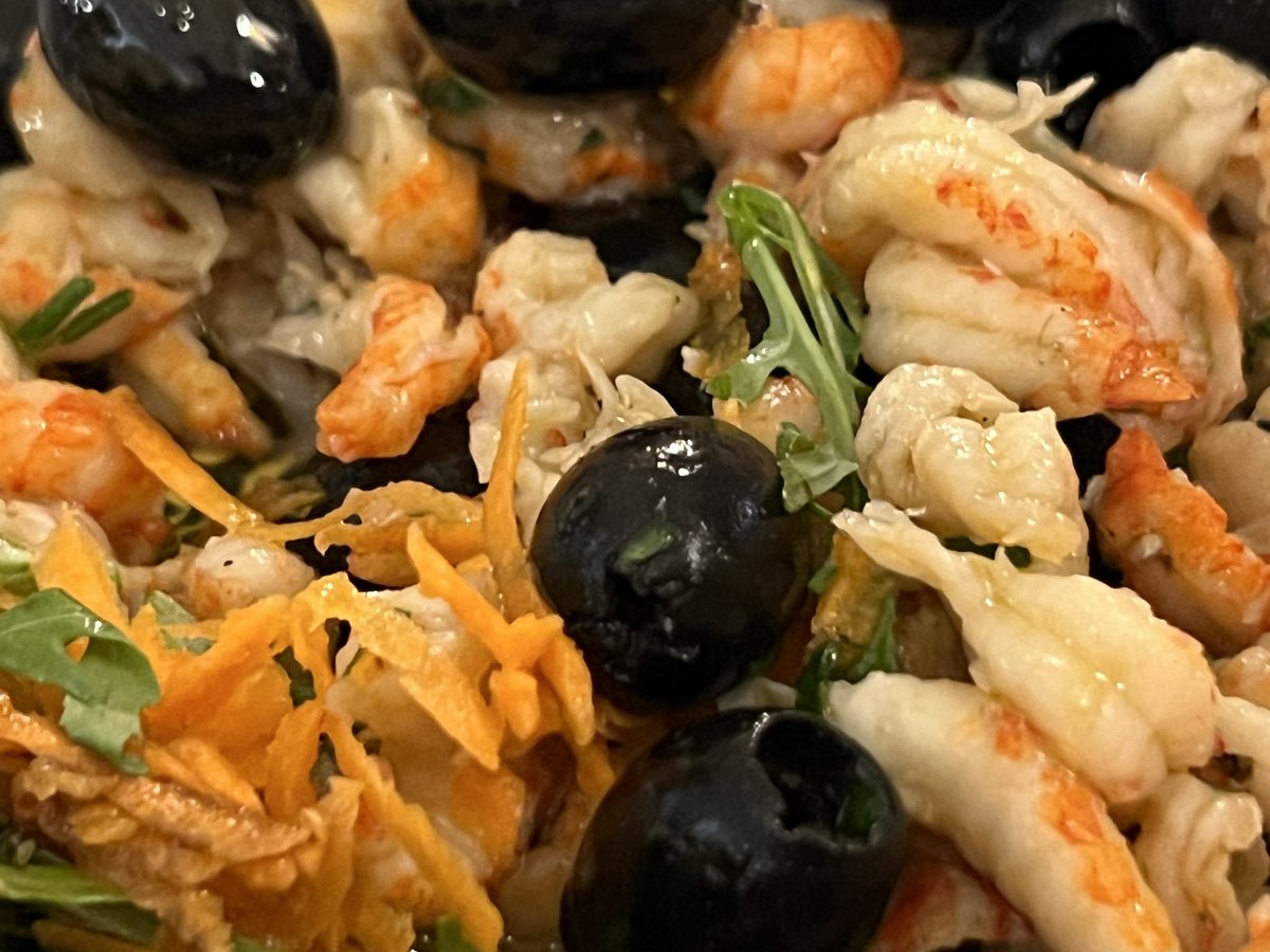 Möchte hier schamlos Werbung für das #Centro machen - einen Ort, der einfach ist wie Italien, mit wahnsinnig leckeren Lunch und einem Supermarkt, in dem es das geschätzte <a href="/ichnusa/">Ichnusa</a> non filtrata gibt. Perfetto. 🇮🇹