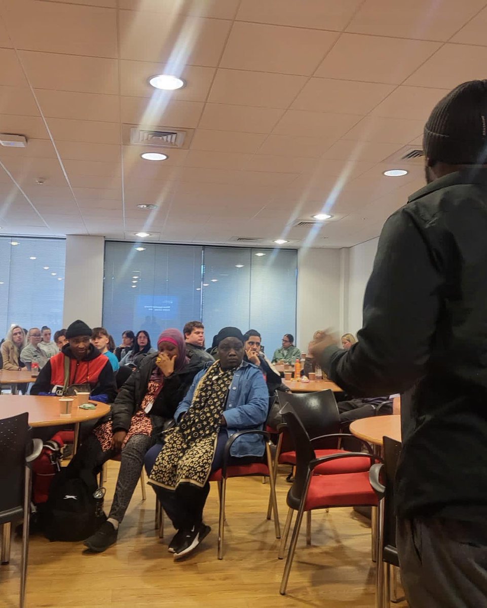 ManchesterHypes's tweet photo. A music workshop landed me a one off place in uni, now i run workshops / lectures in the same uni i graduated in. You can’t make this up ⭕️👨🏾🏫
Follow @hypescreActive
And thanks to @Lads_Like_Us every time. https://t.co/ZMuef5PCDI