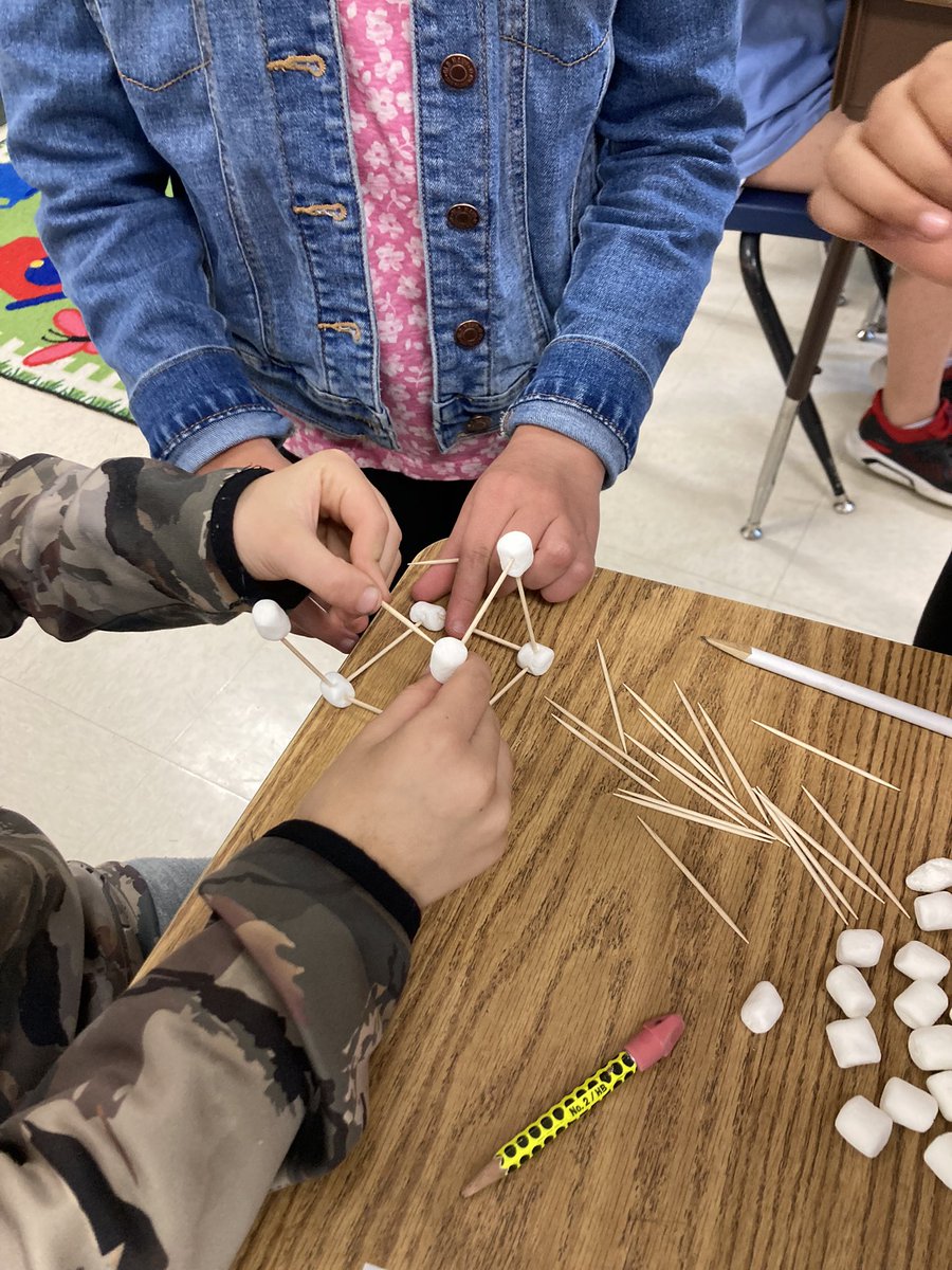 Mrs.Dashner’s class is building 3D shapes today in class! <a href="/CESGoPanthers/">CESGoPanthers</a> <a href="/MTinsman_edu/">M Tinsman Principal</a>