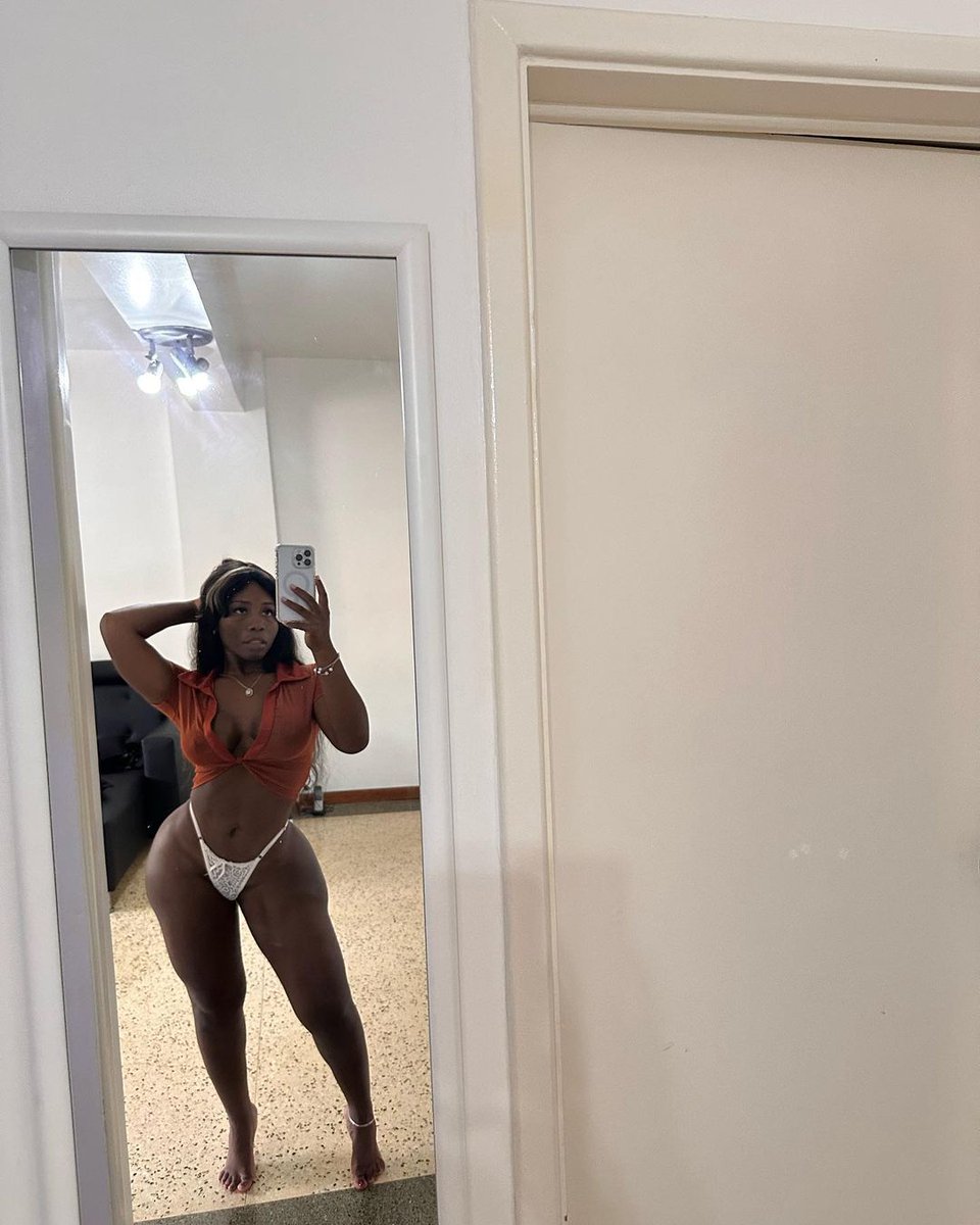 Julybubbless12's tweet photo. @DokattaBaby ¿Te gustó la vista?😋 https://t.co/igCfw8kzzX