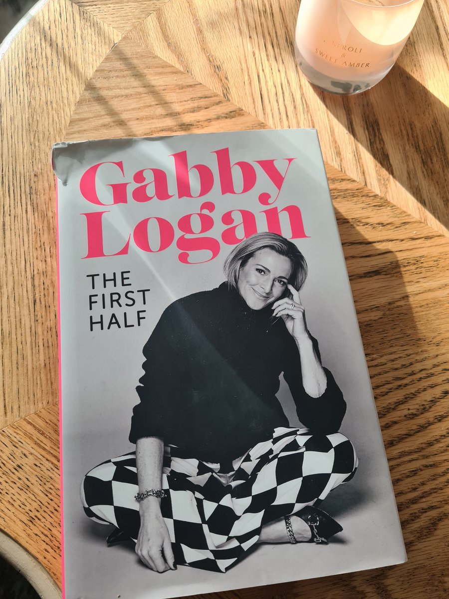 LucaJournalist's tweet image. Arrived a little battered 😅 but looking forward to reading this! @GabbyLogan
#TheFirstHalf