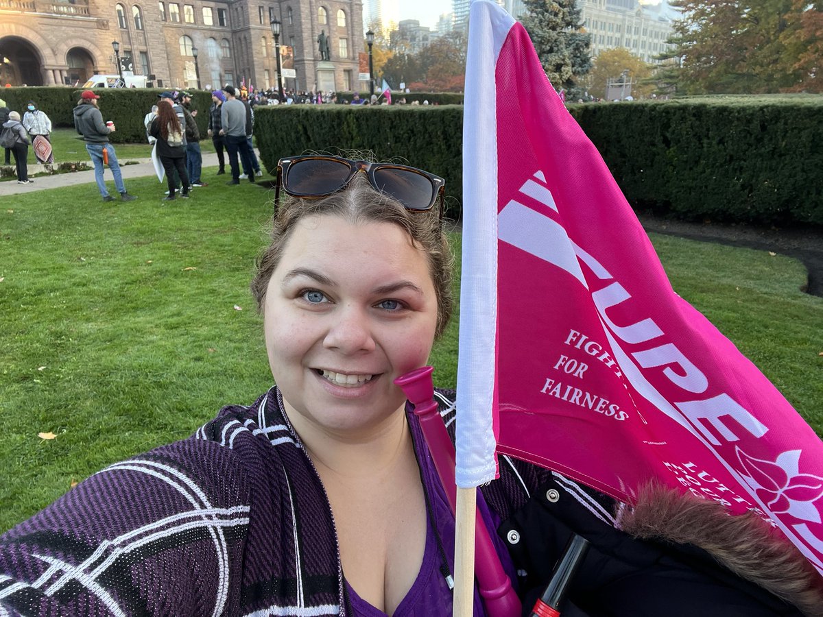 Ms_Amber_G's tweet photo. I stand and support Educational Workers. As a supply DECE with a TDSB I know how important all educational support workers are. Take a stand and support us #ece #CUPESolidarity #EducationWorkers https://t.co/YAJ4e1tep1