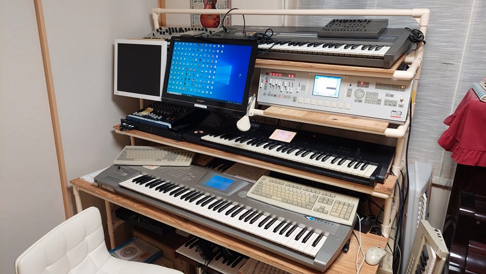 n5200ptoser's tweet photo. @korg_inc #推しKORG
初めて手にしたDTMキットがSoundGallery05
やっぱり手放せない05R/W
リボンコントローラ―にときめき、初任給で買った銀色ボディのTrinityPro
以来、手元はKORGだらけ。
シーケンサーは #ToolDeMusicStudio
#TRINITYPRO
#05RW https://t.co/qDeduOUKKs