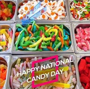 chiah_wilder's tweet photo. Did you know it's #NationalCandyDay
What is your favorite candy?

#candy #authorlife #chiahwilder 
#sorrynotsorry https://t.co/i7mW3Pm1T6