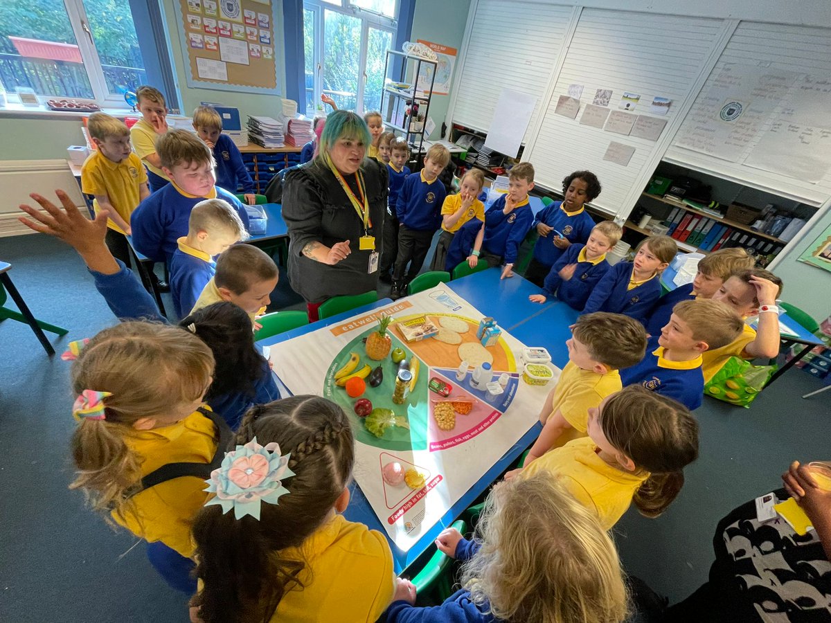 canon_burrows's tweet photo. Year 3 connected by working as a class when learning about healthy eating with the Tameside Nutrition Team. Please donate to our harvest appeal through our Just Giving page.  https://t.co/WyiRxsjtch https://t.co/Giq3PdZf9t