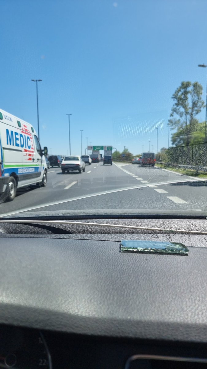 Mar0485's tweet photo. #nadiedicenada yendo al laburo..... Vaaaaaamoooos viernes!!! Que buenas cumbias https://t.co/NLM5iQ5aWV