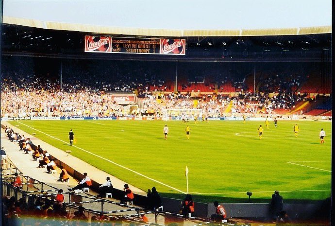 Old Wembley. The famous twin towers. The walk out. Scorching hot days and immaculate green grass. The best scenes #wembley #footy #footballblog