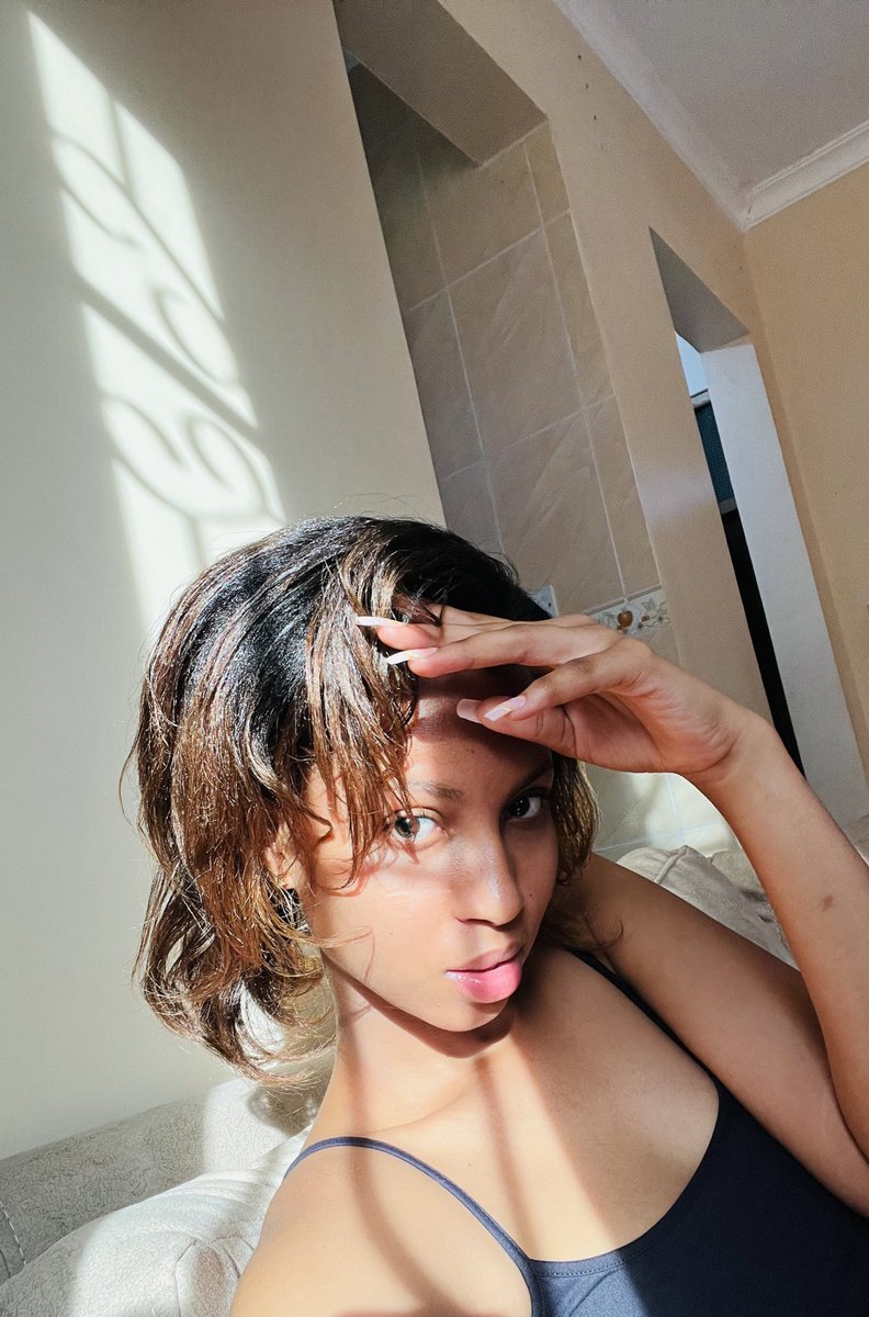 WMajuva's tweet photo. Kissed by the sun🌞 https://t.co/LYqj4zEcve