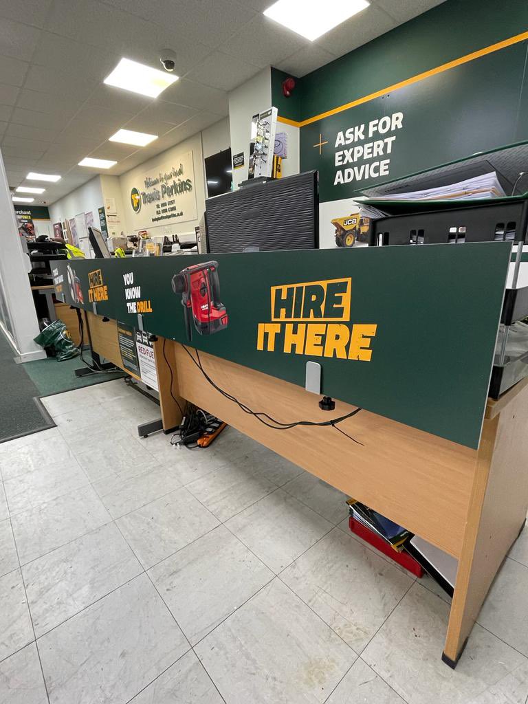 Dragon_Signs's tweet photo. Check out our recent installation for @TravisPerkinsCo in Lymington🤩
Always a pleasure working with Travis Perkins, great job team!🙌
@MikeDragonSigns 

#sign #brandoutfromthecrowd #teamwork https://t.co/R7FXGlERLt