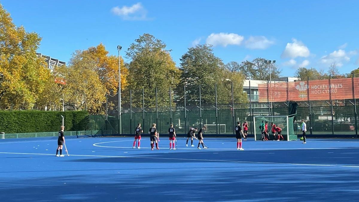 HockeyWales's tweet photo. The sun was shining for the last day of our half-term Regional Performance Centre camp yesterday ☀️

This was the first time we've bought all our different RPCs together to give young players across Wales the experience of playing against &amp; with each other 🏑 https://t.co/aH7MGmUVXC