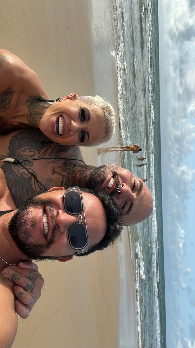 sidcelos's tweet photo. Como sinto paz e tranquilidade com vcs. Meus presentes da vida. Melhores conselhos. #padrinhos #hellandheaven #combuco https://t.co/1vdZyr5pH8