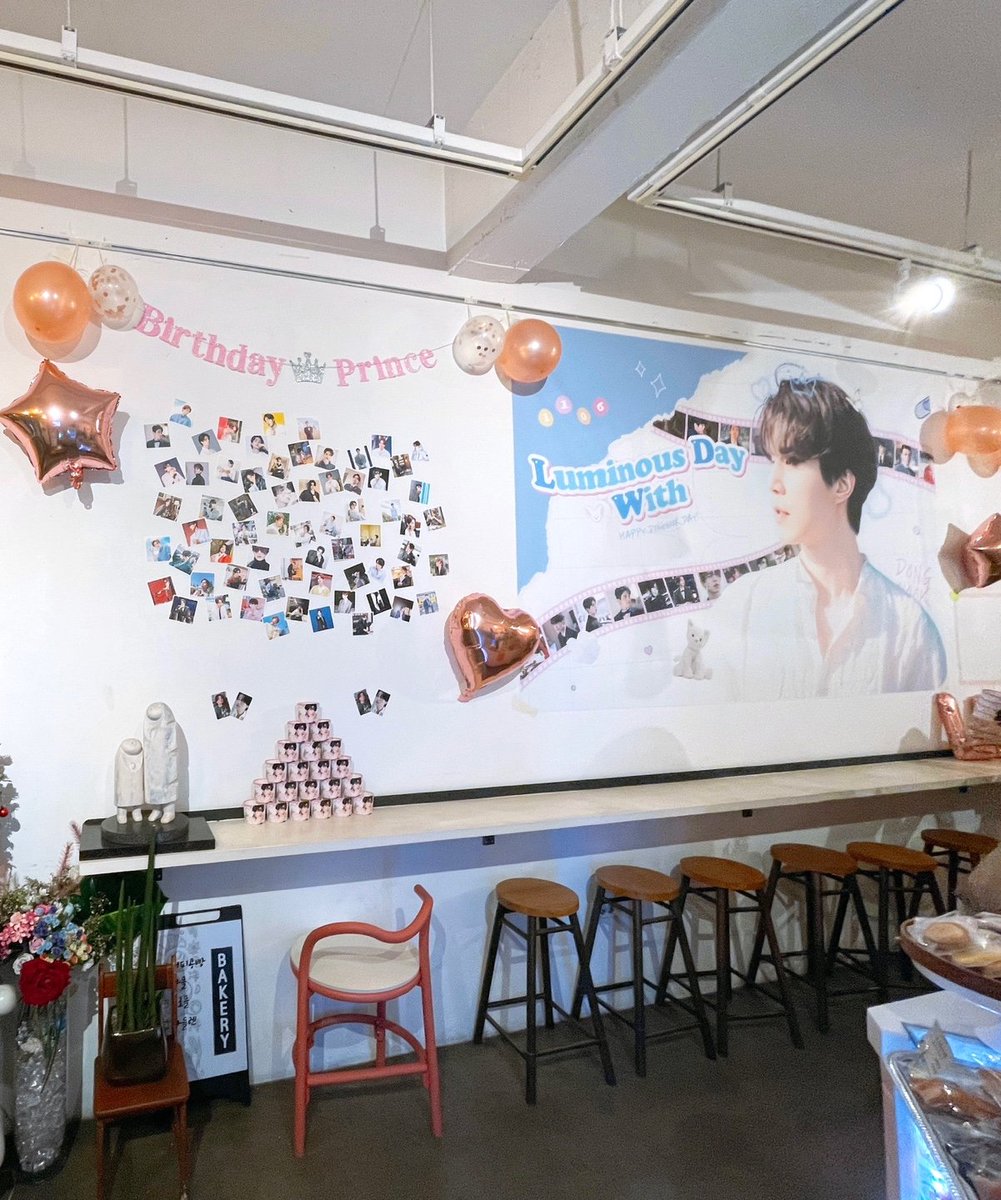𝑳𝒖𝒎𝒊𝒏𝒐𝒖𝒔 𝑫𝒂𝒚 𝑾𝒊𝒕𝒉

ಇ Cafe Open D-1
음료 주문시에 특전 꼭 받아가세요.ᐟ 

*생카 내 나눔존과 메시지존이 운영됩니다

🗓 11/05-11/06
📍 서울시 강남구 압구정로 132 카페멜로우

#이동욱_생일_딱_좋은데
#Luminous_Day_With_LDW
#이동욱 #leedongwook