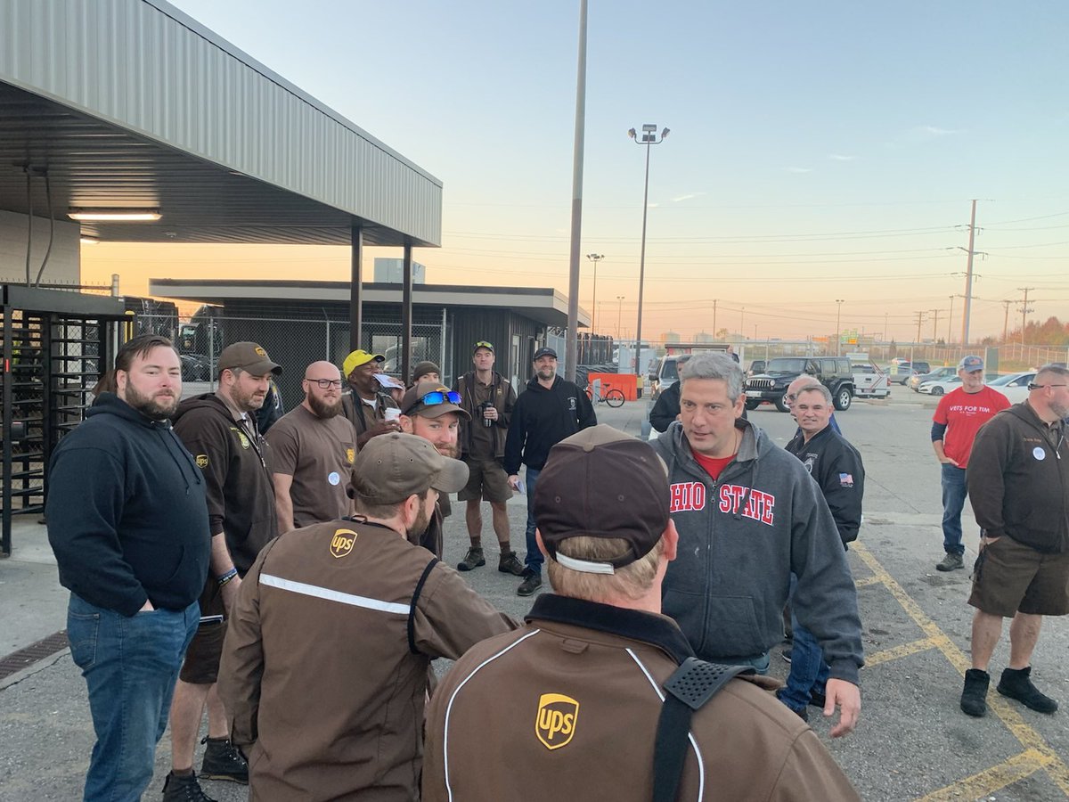 TimRyan's tweet photo. I won my first race shaking hands at the plant gate. That's how we're going to win this race, too.
Great meeting workers from Teamsters Local 413 right where they are this morning. https://t.co/acPQz17MFY