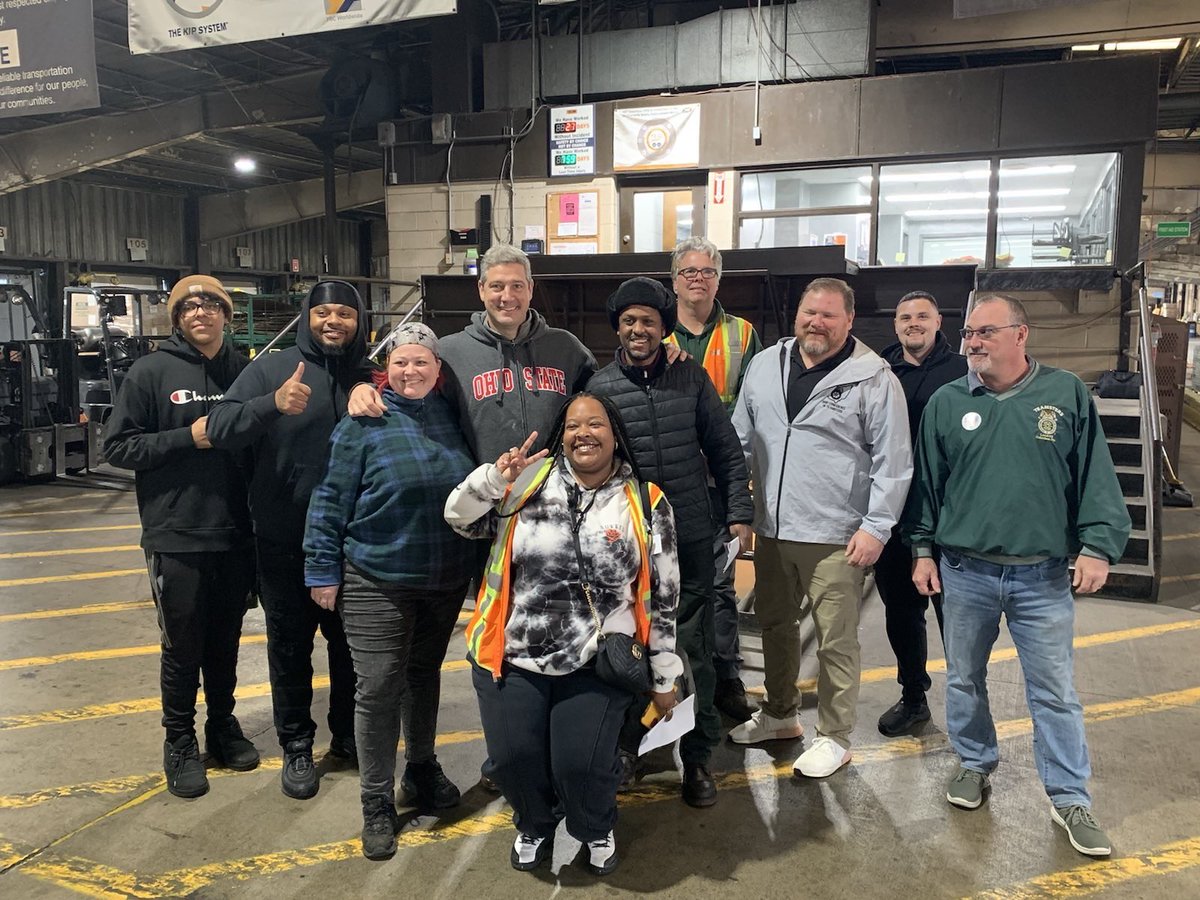 TimRyan's tweet photo. I won my first race shaking hands at the plant gate. That's how we're going to win this race, too.
Great meeting workers from Teamsters Local 413 right where they are this morning. https://t.co/acPQz17MFY