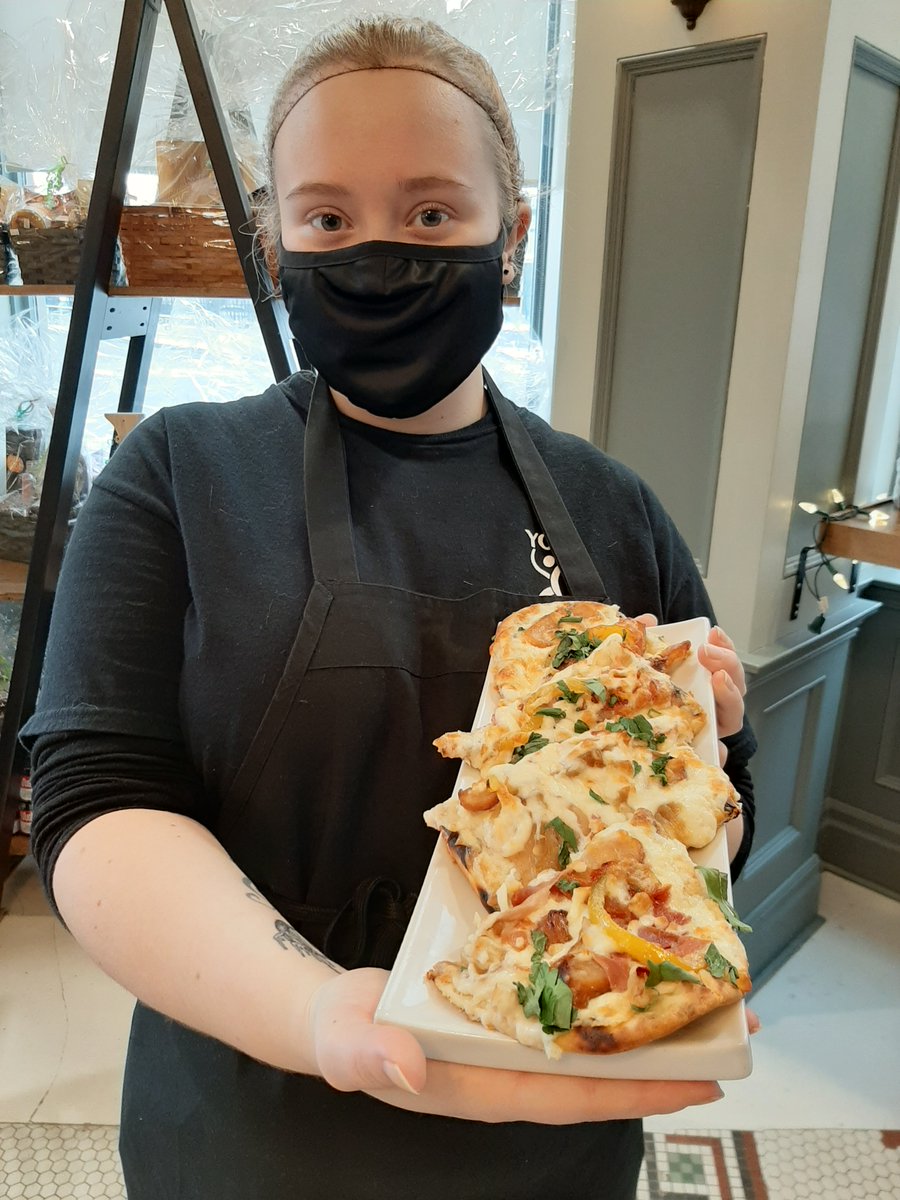 YMICafe's tweet image. Today is #flatbreadfriday here at the cafe! Choose between Pear &amp;amp; Brie, Meatza, or Margherita flatbreads plus a small side for just $11.99.  

Our full menu: bit.ly/3D3cCPj

#ldnont #socent #madebyyouth