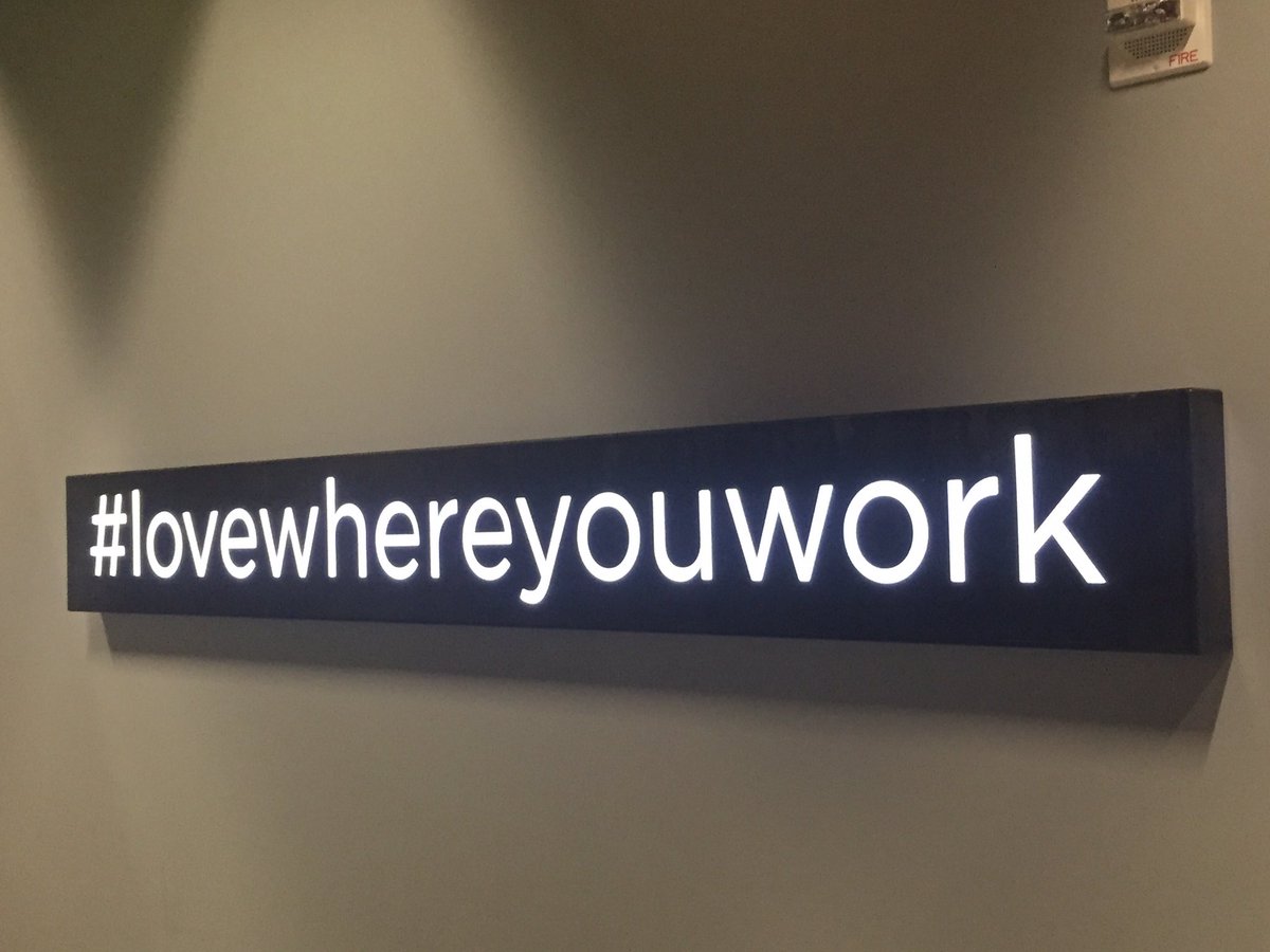 SmashHawk's tweet image. My heart goes out to my old tweeps, Twitter was an open stage that connected the world &amp;amp; you all made that possible. I met the best people I know &amp;amp; forged life long friendships. You all deserve better than this and I’m here to help in any way. #LoveWhereYouWorked #Tweeps