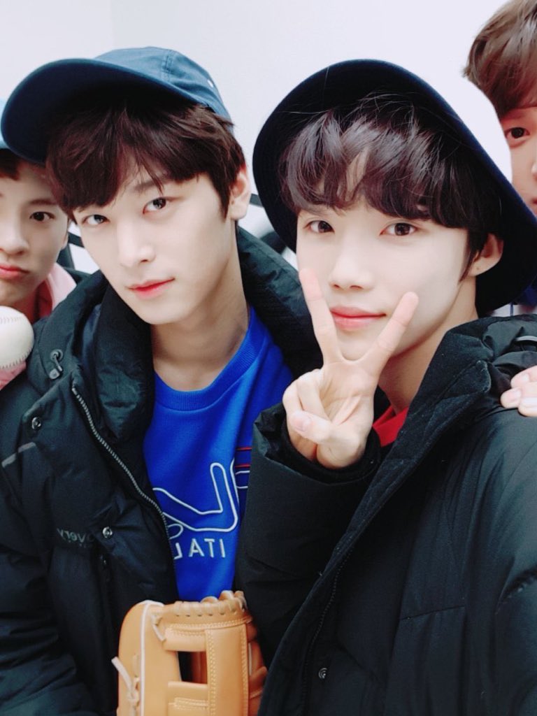junewfiles's tweet photo. #MAMAVOTE #theboyz https://t.co/mvjzMqBKlJ