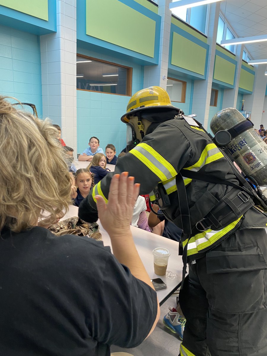 Shawndra Riles tweet media