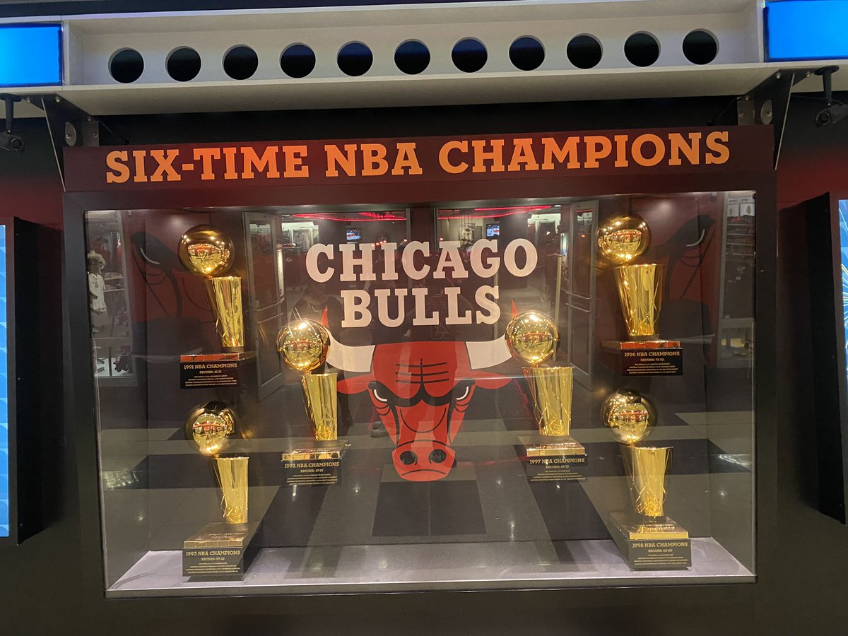 KyleKalbfleisc2's tweet photo. The G.O.A.T.

#Jordan #GOAT @chicagobulls 
#SeeRed #ChicagoBulls #NBA https://t.co/EyFdcw9qxQ