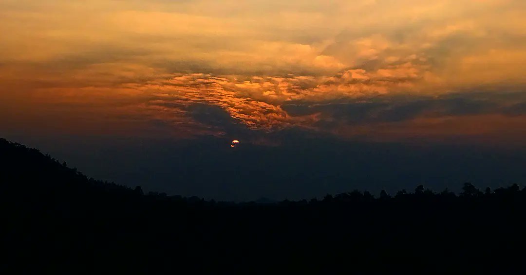 AjaySontu's tweet photo. Sunset
#discovery #history #google #photography #photographer #mobilephotography #myincrediblestory #netgeo #incredibleindia #earth #travel #light #clouds #illusion #sunrise #sunset #biodiversity #nature #tourism #image #life #imagination #magical #koriya #chhattisgarh #india https://t.co/SJlhMlVlCD