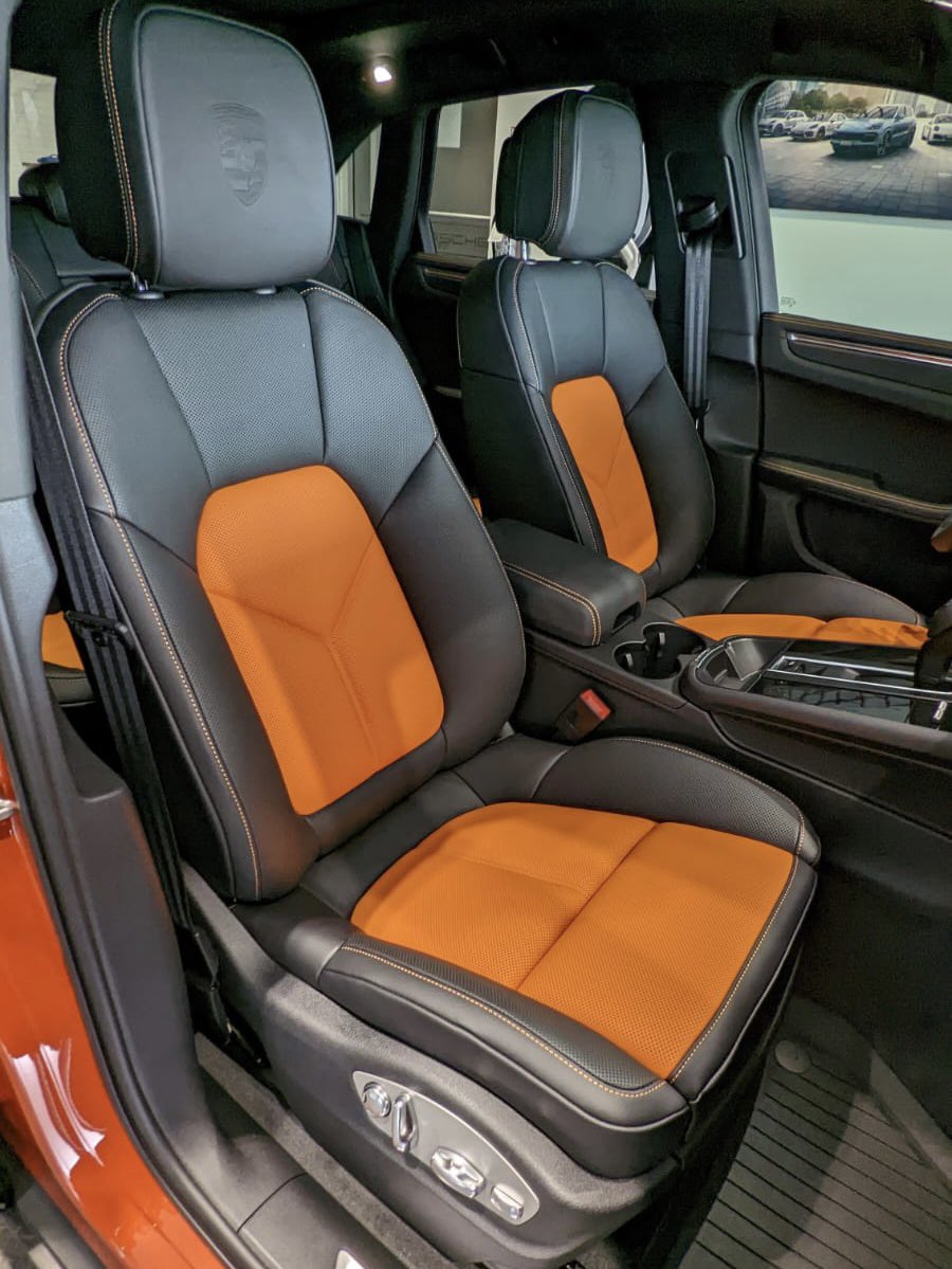porschenorthto's tweet photo. Meet Archie! Our latest custom built Porsche Macan S recently delivered to Sylvie, the new Social Chair 🎉 of @PCAUCR.

Congrats on your newly appointed position &amp; new Macan S joining your Mexico Blue Porsche 718 Cayman S in your garage!

#Porsche #PorscheMacan #PorscheToronto https://t.co/THWRTh4lBJ